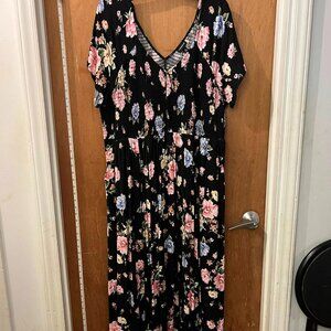 Size 3(3X) - Torrid - Black and Floral Short Sleeve Midi Dress